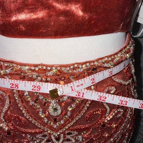 Malisha orange 2 piece set size 6 rhinestoned bedded a velvety top new with tag - Picture 11 of 12